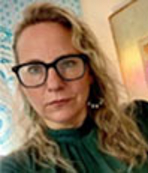 Alison Ersheid Headshot