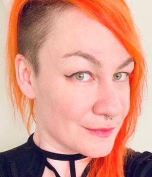 Dr. Erin Hipple Headshot