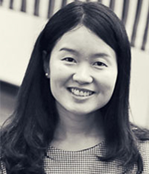 Dr. Yingying Lyu Headshot